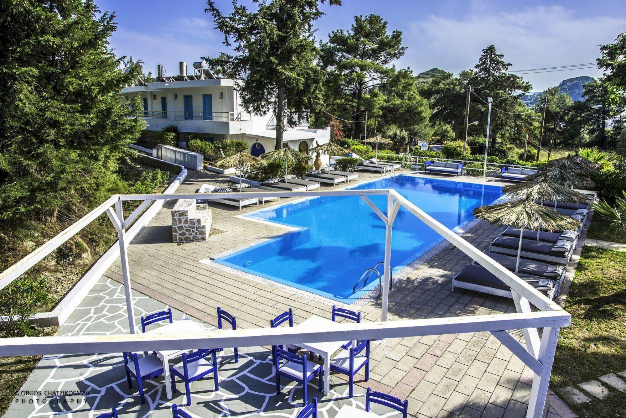 Pine Trees Art Hotel Ixia  Luaran gambar