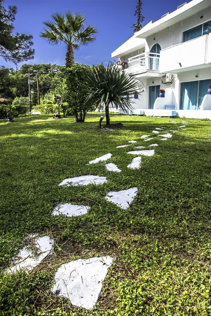 Pine Trees Art Hotel Ixia  Luaran gambar